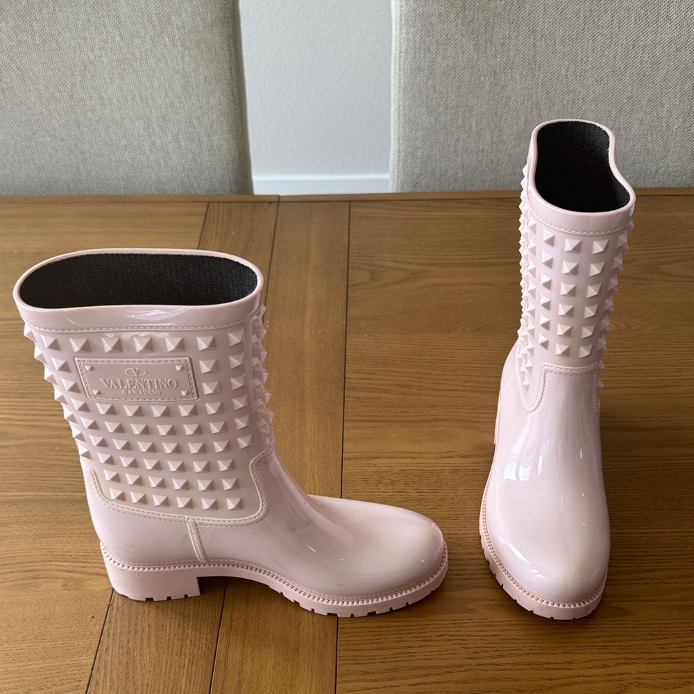 Valentino Light Pink Pyramid-Stud Rain Boots